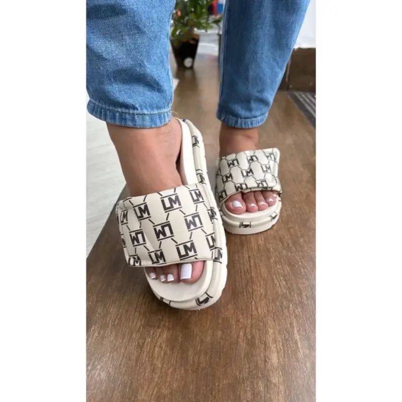 Sandália Feminina Básica Velcro